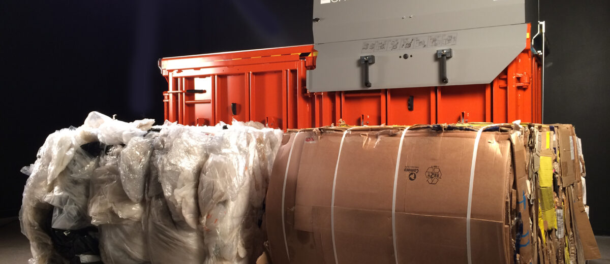Orwak Multi 9020S with bales