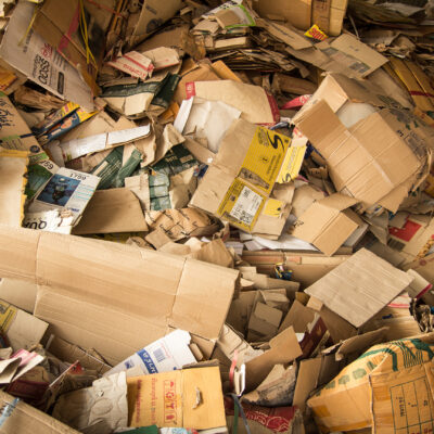 Article3_COLOURBOX12628278_cardboard waste_LR